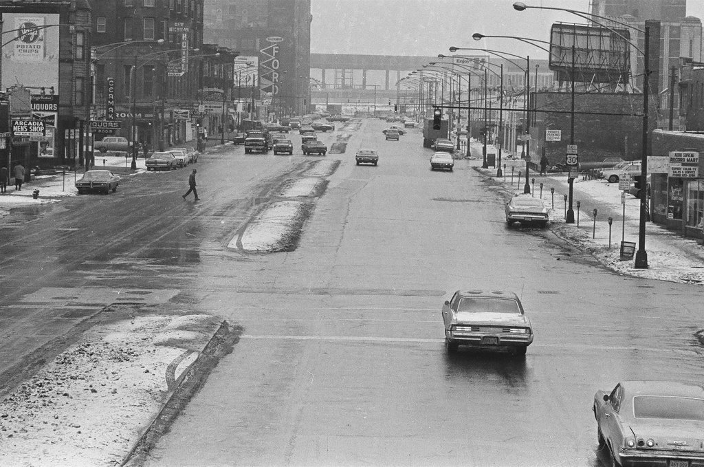 Street view of Cermak Road in cold weather - Charles Krejcsi for Chicago Sun-Times