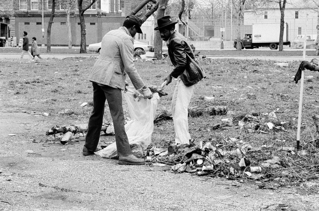 Operation Clean Up in Washington Park - Gene Pesek for Chicago Sun-Times
