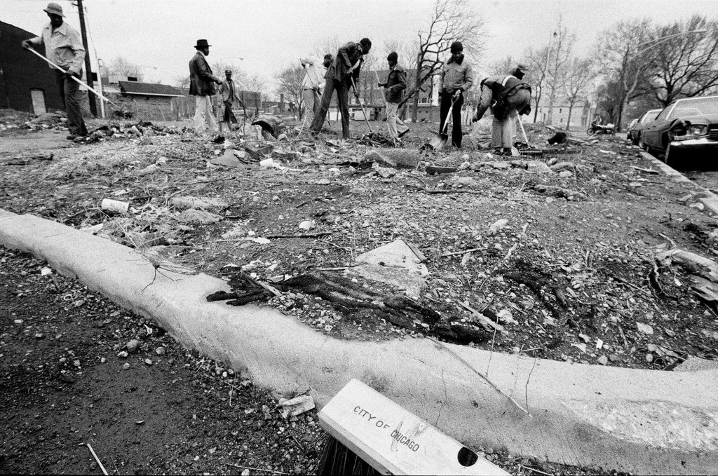 Operation Clean Up in Washington Park - Gene Pesek for Chicago Sun-Times