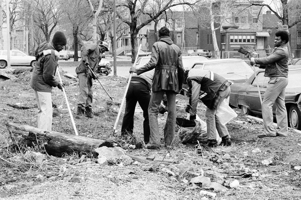 Operation Clean Up in Washington Park - Gene Pesek for Chicago Sun-Times