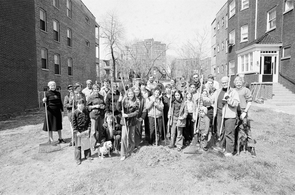 Clean up project in Edgewater - Kevin Horan for Chicago Sun-Times