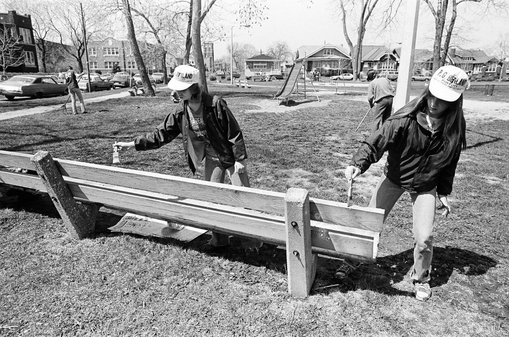 Scouts clean up Dickinson Park - Jim Frost for Chicago Sun-Times