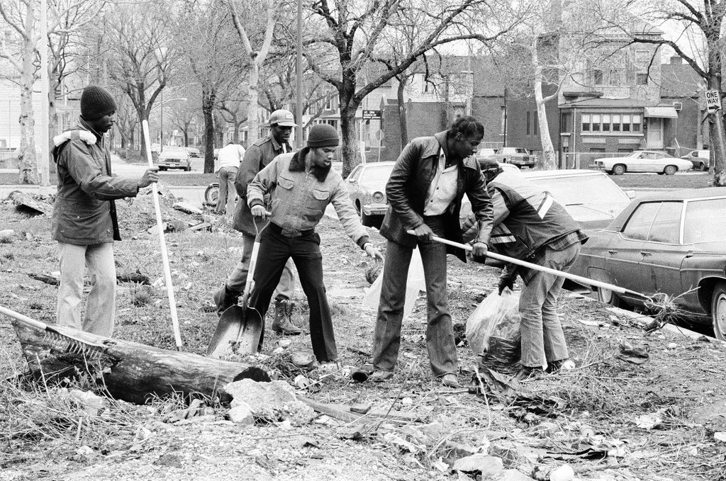 Operation Clean Up in Washington Park - Gene Pesek for Chicago Sun-Times