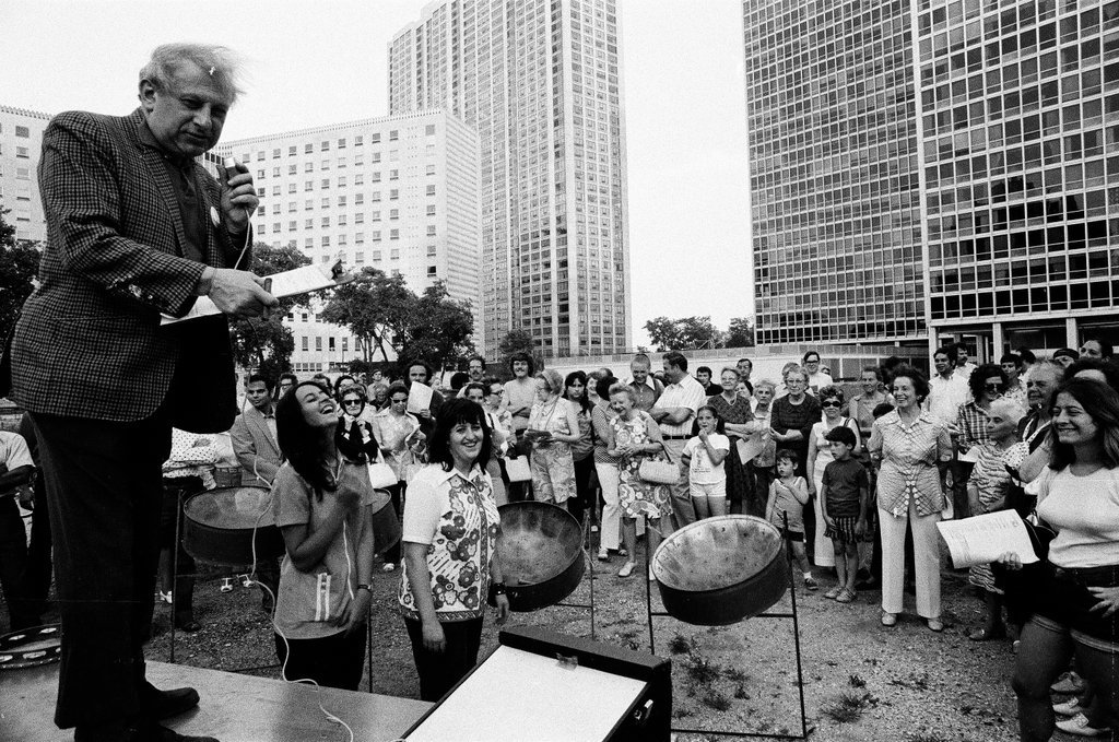 Studs Terkel leads protest in Lakeview - Duane Hall for Chicago Sun-Times