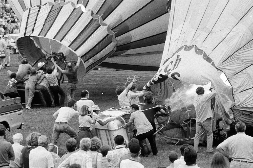 Hot air balloon race begins in Grant Park - Jerry Tomaselli for Chicago Sun-Times
