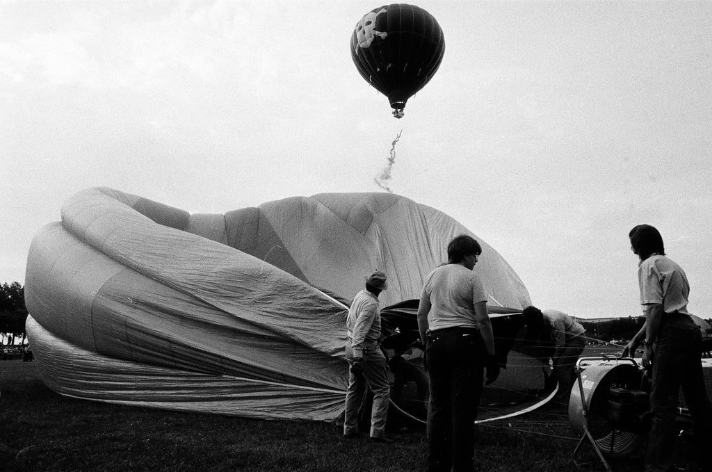 Hot air balloon race begins in Grant Park - Jerry Tomaselli for Chicago Sun-Times