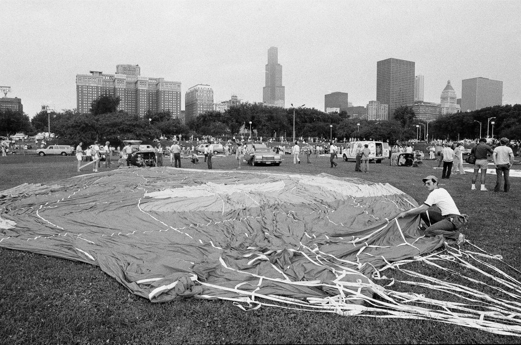 Hot air balloon race begins in Grant Park - Jerry Tomaselli for Chicago Sun-Times
