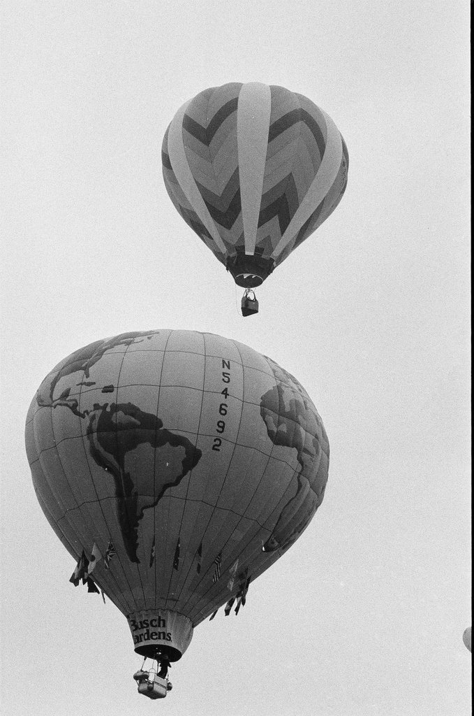 Hot air balloon race begins in Grant Park - Jerry Tomaselli for Chicago Sun-Times