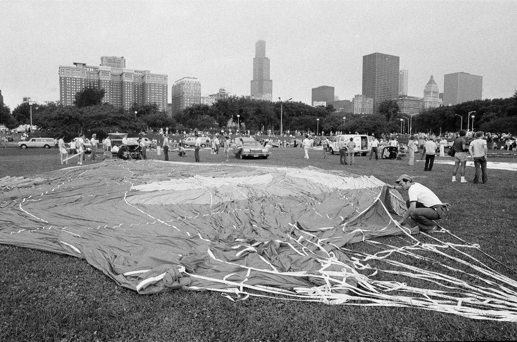 Hot air balloon race begins in Grant Park - Jerry Tomaselli for Chicago Sun-Times