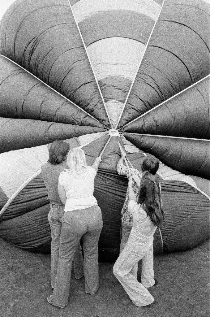 Hot air balloon race begins in Grant Park - Jerry Tomaselli for Chicago Sun-Times