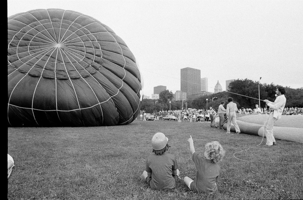 Hot air balloon race begins in Grant Park - Jerry Tomaselli for Chicago Sun-Times