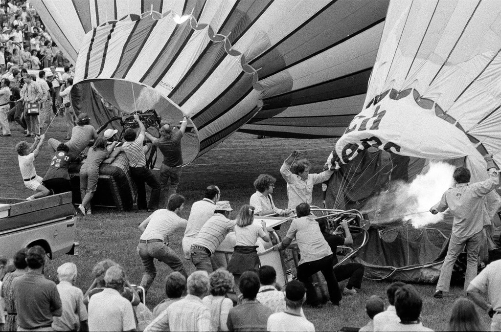 Hot air balloon race begins in Grant Park - Jerry Tomaselli for Chicago Sun-Times