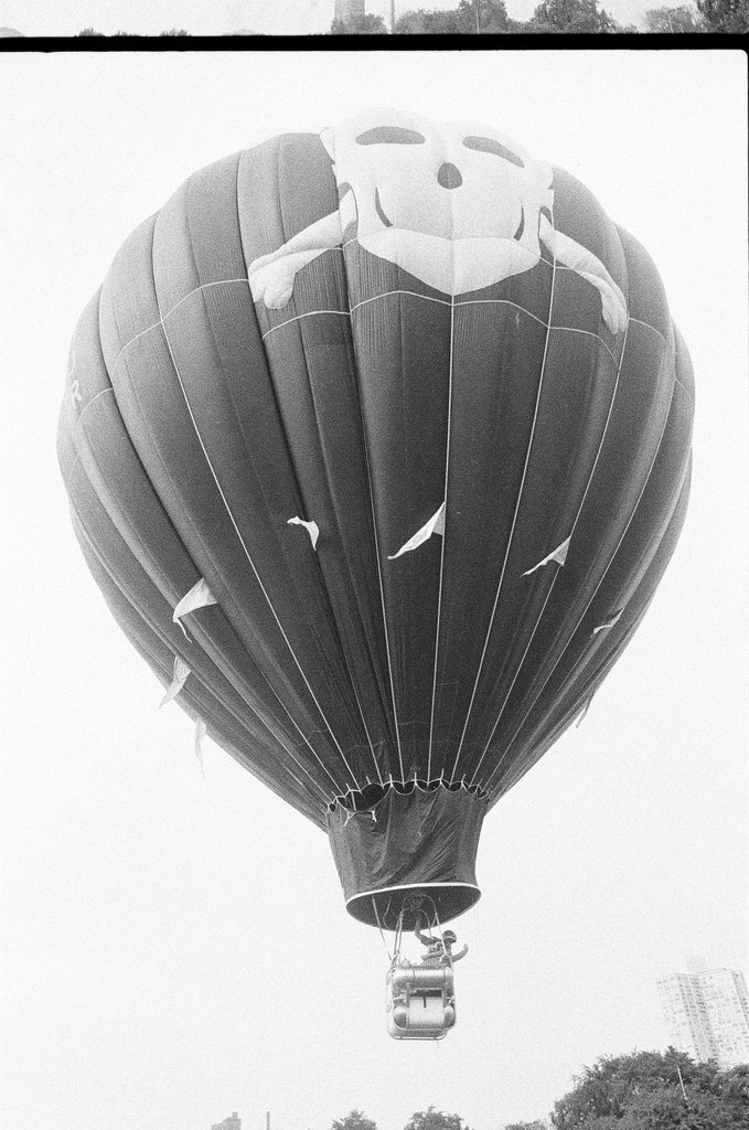 Hot air balloon race begins in Grant Park - Jerry Tomaselli for Chicago Sun-Times