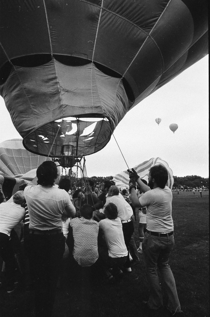 Hot air balloon race begins in Grant Park - Jerry Tomaselli for Chicago Sun-Times