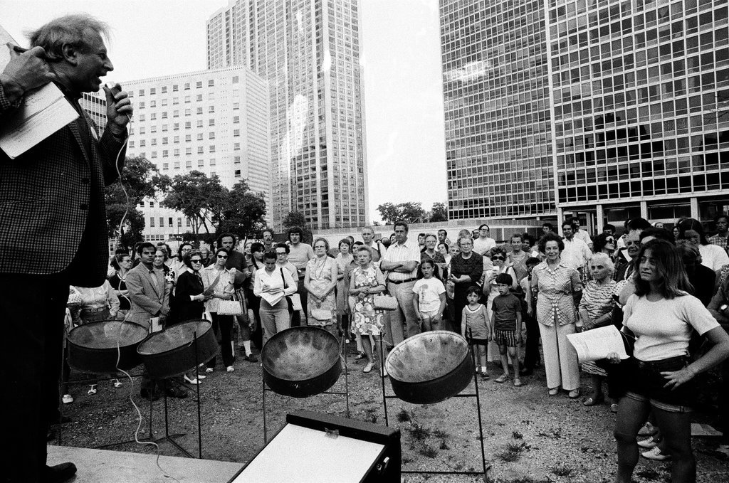 Studs Terkel leads protest in Lakeview - Duane Hall for Chicago Sun-Times