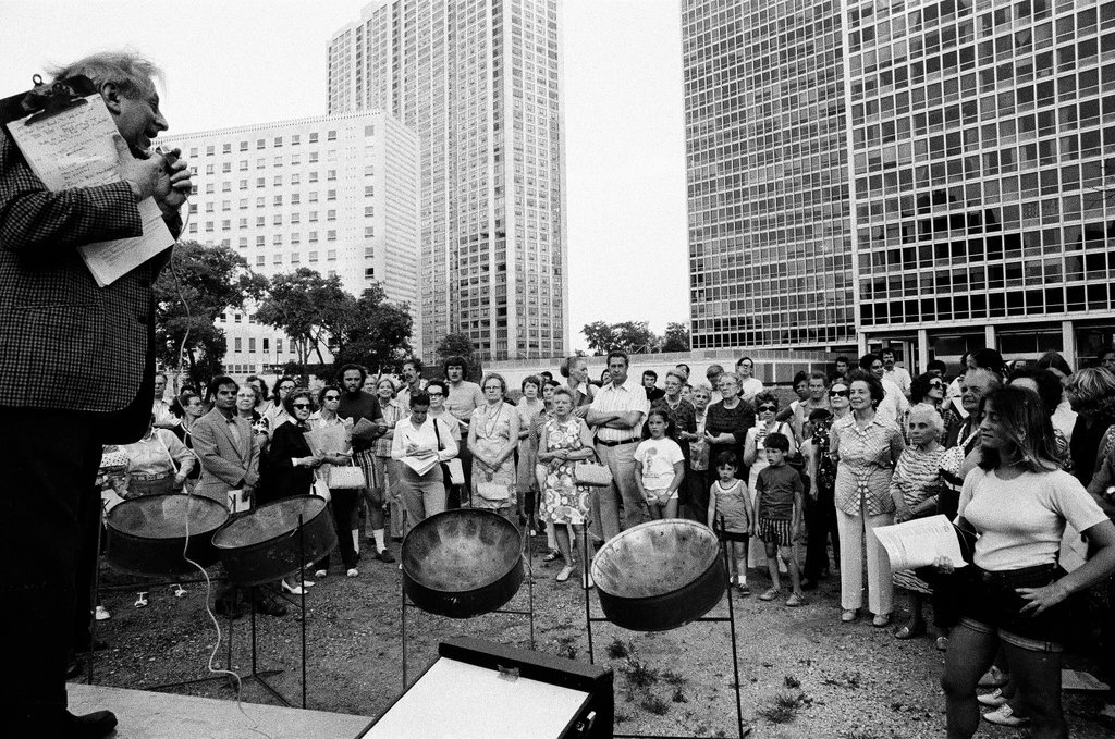 Studs Terkel leads protest in Lakeview - Duane Hall for Chicago Sun-Times
