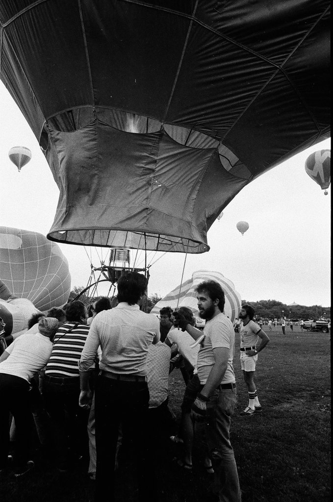 Hot air balloon race begins in Grant Park - Jerry Tomaselli for Chicago Sun-Times