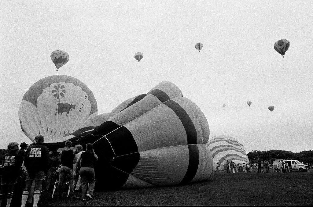 Hot air balloon race begins in Grant Park - Jerry Tomaselli for Chicago Sun-Times