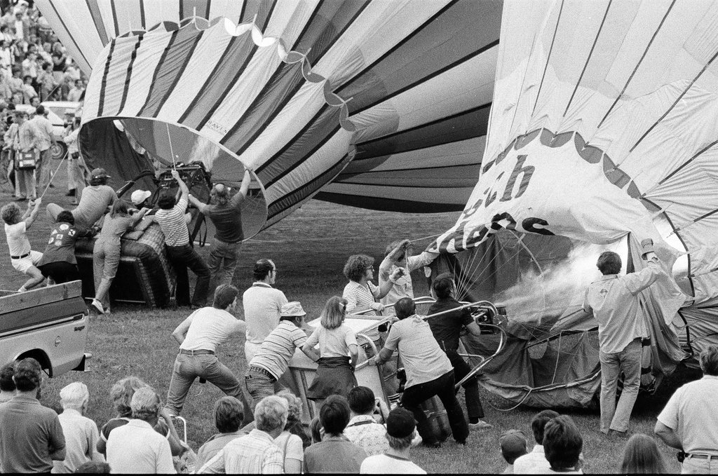 Hot air balloon race begins in Grant Park - Jerry Tomaselli for Chicago Sun-Times