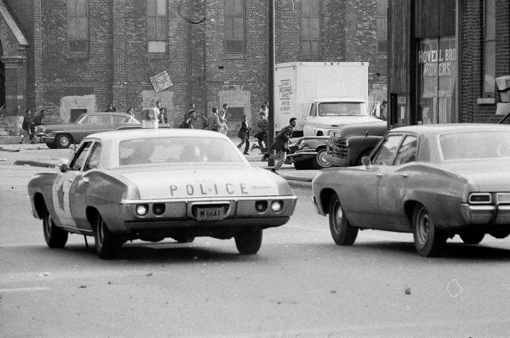 Rioting in Cabrini-Green - Chicago Sun-Times