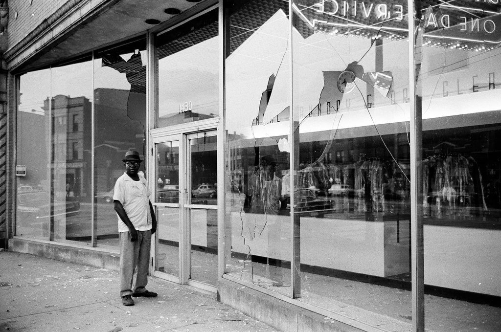 Businesses with broken windows in the Near West Side following disturbance - Chicago Sun-Times