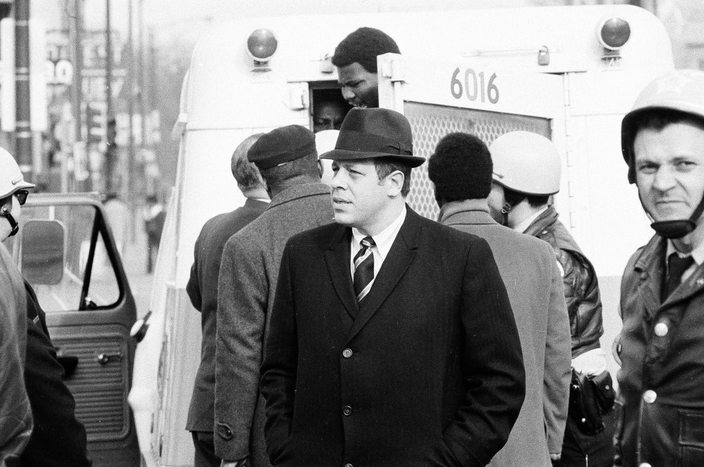 Rioting in West Garfield Park - Chicago Sun-Times