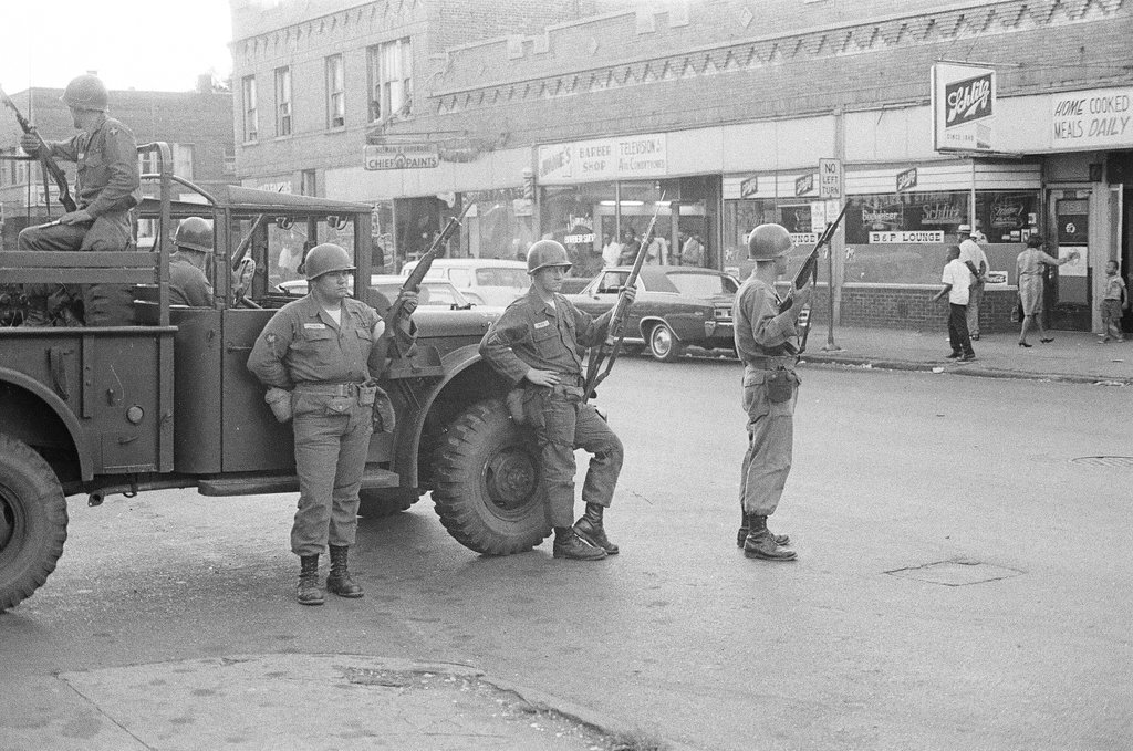 National Guard on West 16th Street - Chicago Sun-Times