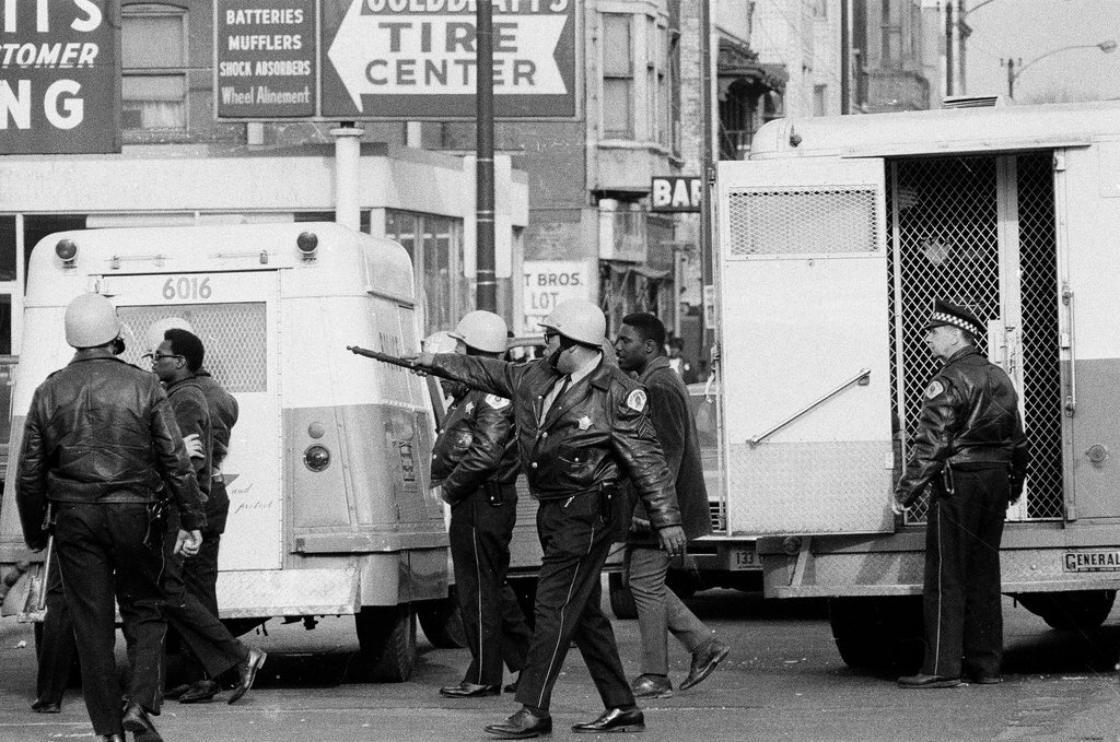 Rioting in West Garfield Park - Chicago Sun-Times