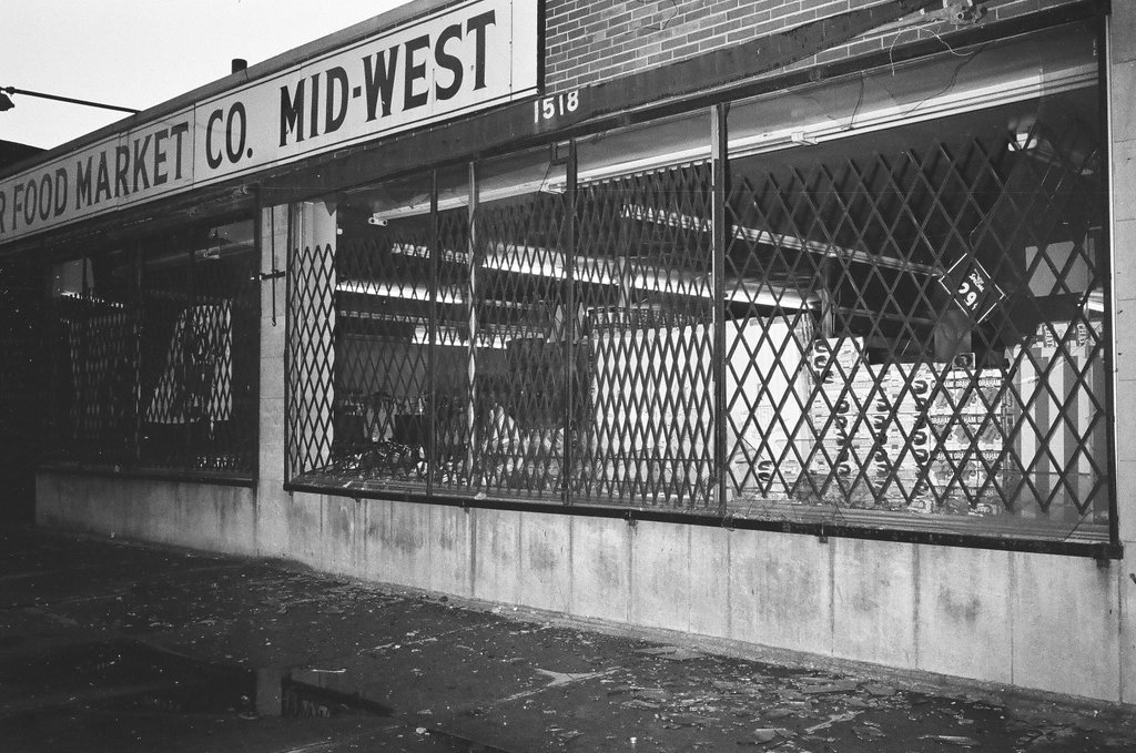 Businesses with broken windows in the Near West Side following disturbance - Chicago Sun-Times