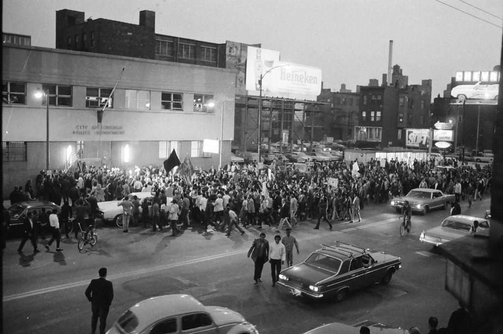 Puerto Ricans protest police shooting - Chicago Sun-Times