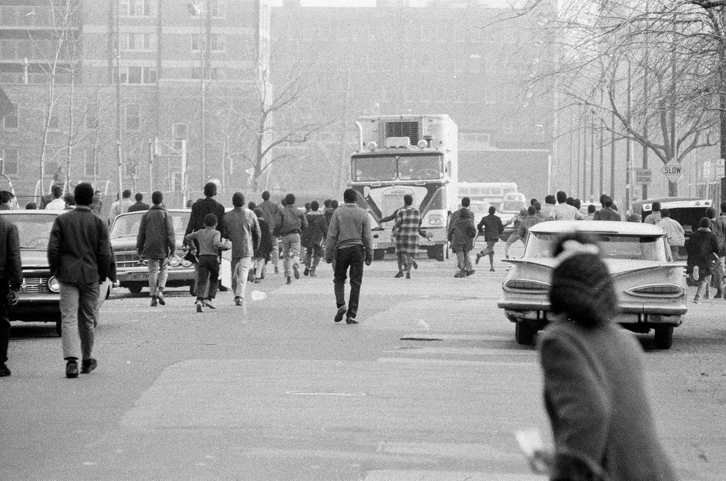 Rioting in Cabrini-Green - Chicago Sun-Times