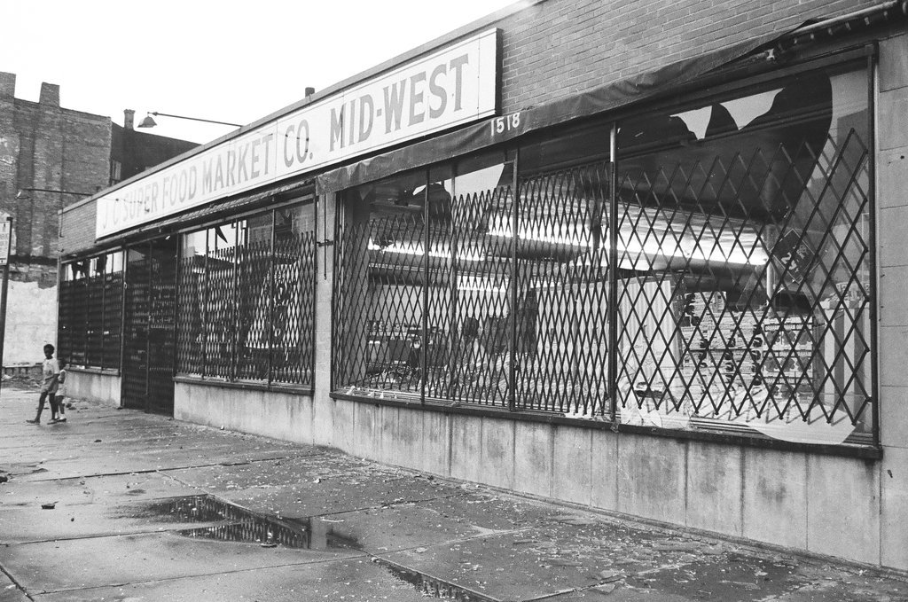 Businesses with broken windows in the Near West Side following disturbance - Chicago Sun-Times