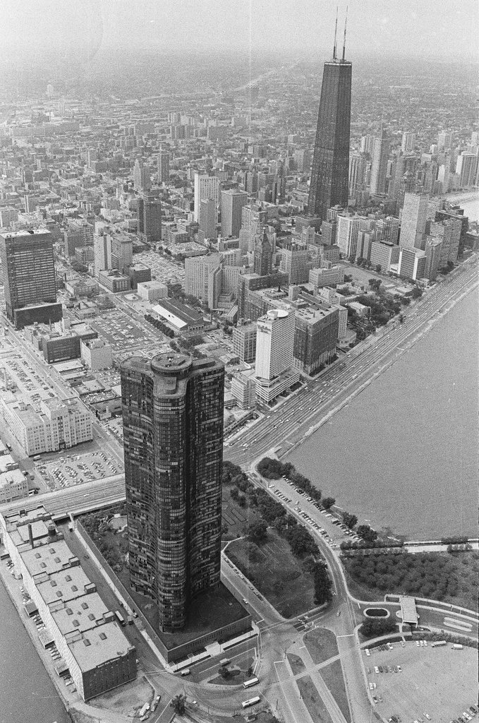 Aerial views of Lake Point Tower - Bob Kotalik for Chicago Sun-Times