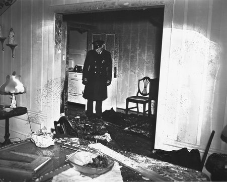 Crime scene of Estelle Carey's homicide - Joe Kordick for Chicago Daily News, Inc.