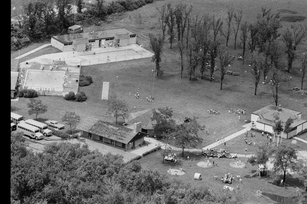 Aerial views north of Chicago from blimp - Duane Hall for Chicago Sun-Times