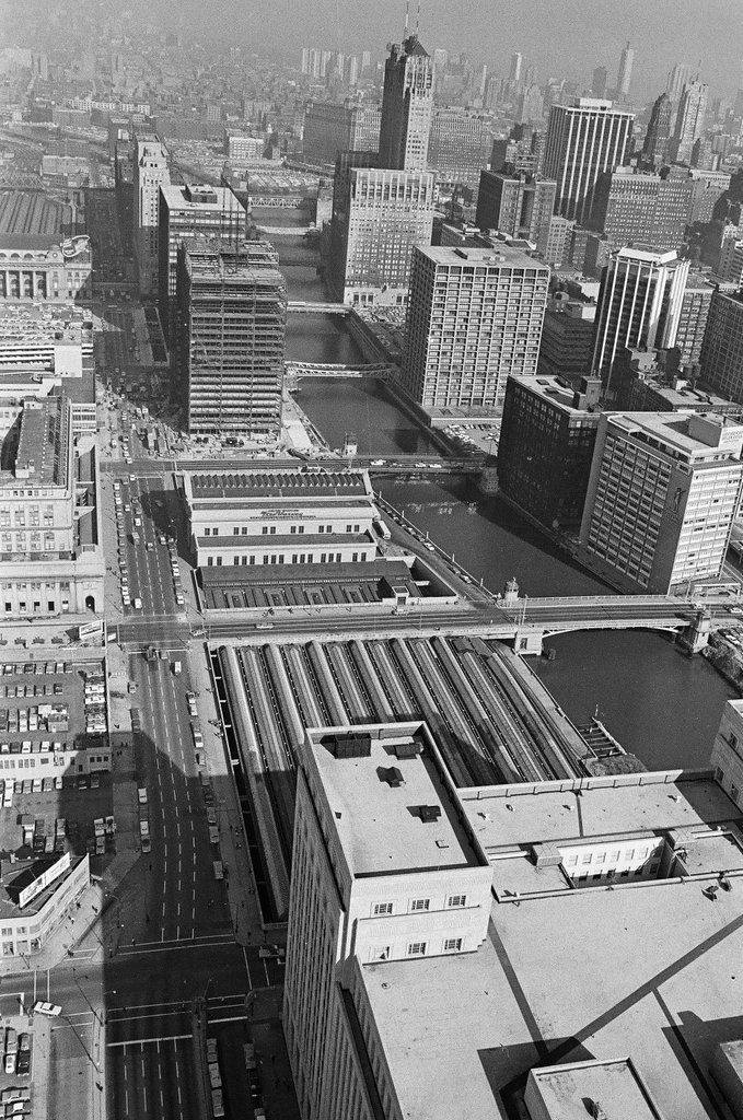 Aerial view of building under construction near Union Station - Howard Lyon for Chicago Sun-Times