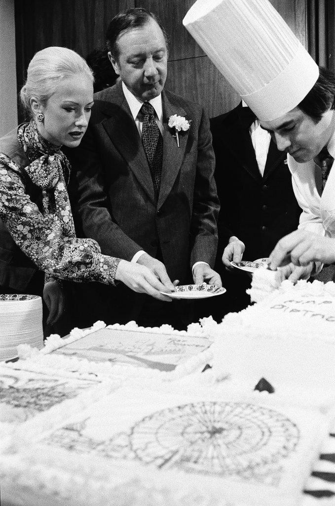 Mayor Bilandic celebrates Chicago's 141st birthday - Martha Hartnett for Chicago Sun-Times
