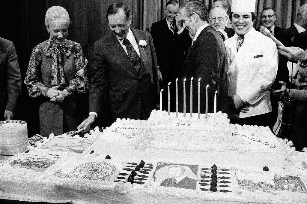 Mayor Bilandic celebrates Chicago's 141st birthday - Martha Hartnett for Chicago Sun-Times