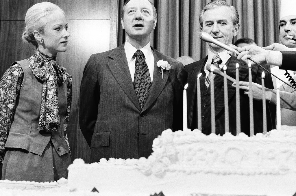 Mayor Bilandic celebrates Chicago's 141st birthday - Martha Hartnett for Chicago Sun-Times