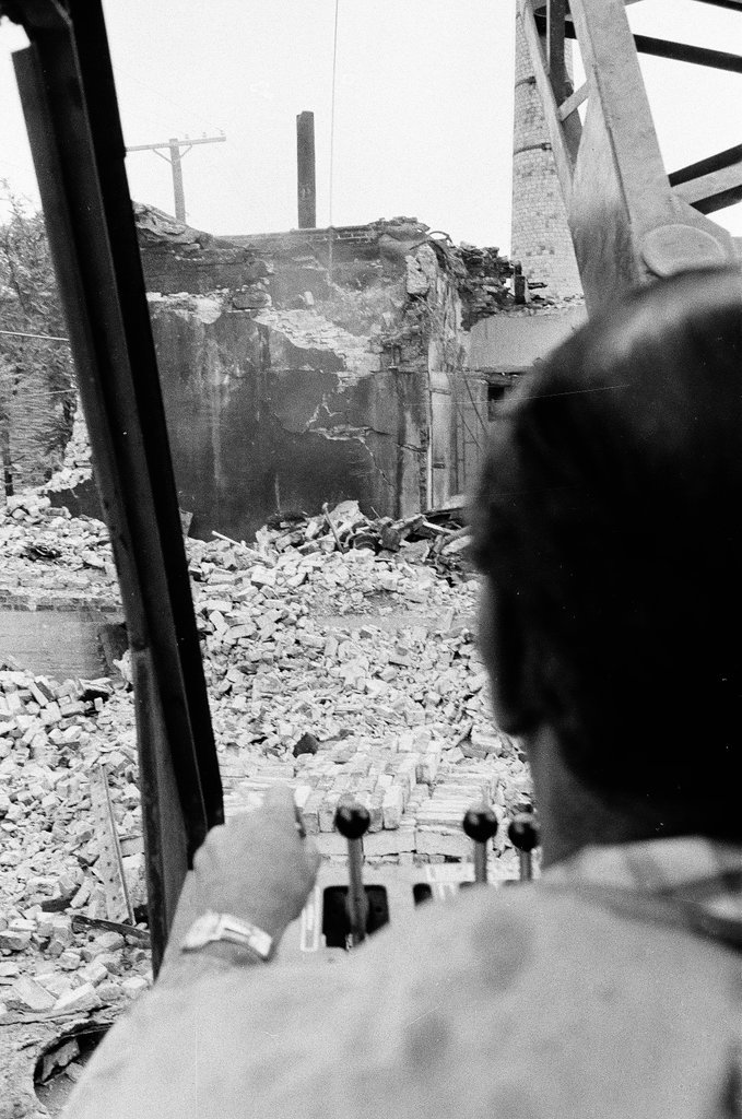 Demolition of Mickelberry Sausage Packing plant - Chicago Sun-Times