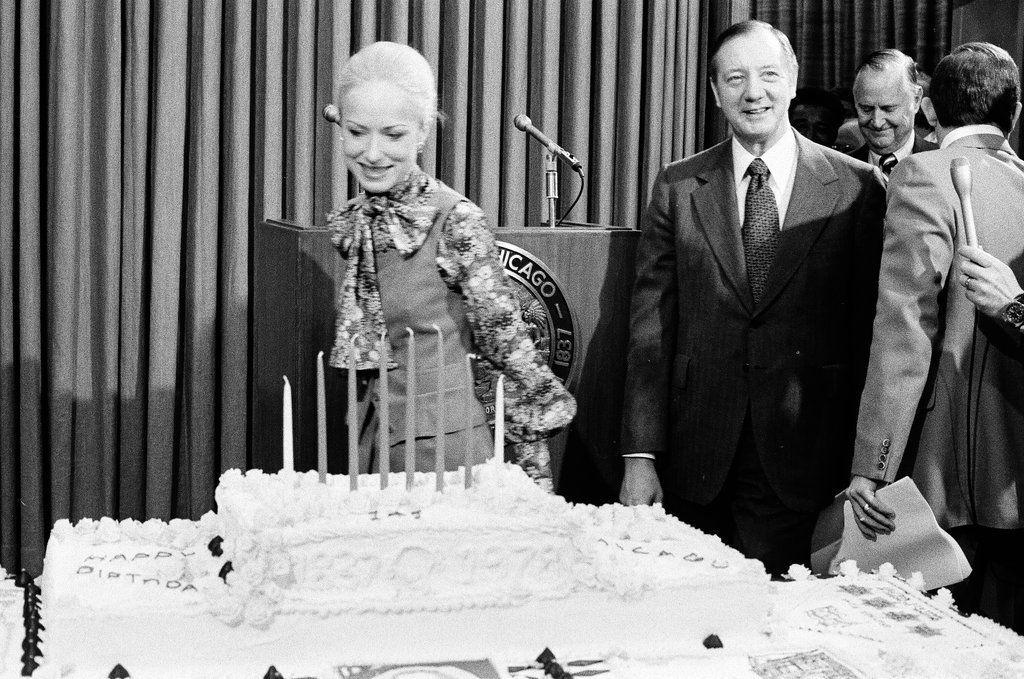 Mayor Bilandic celebrates Chicago's 141st birthday - Martha Hartnett for Chicago Sun-Times