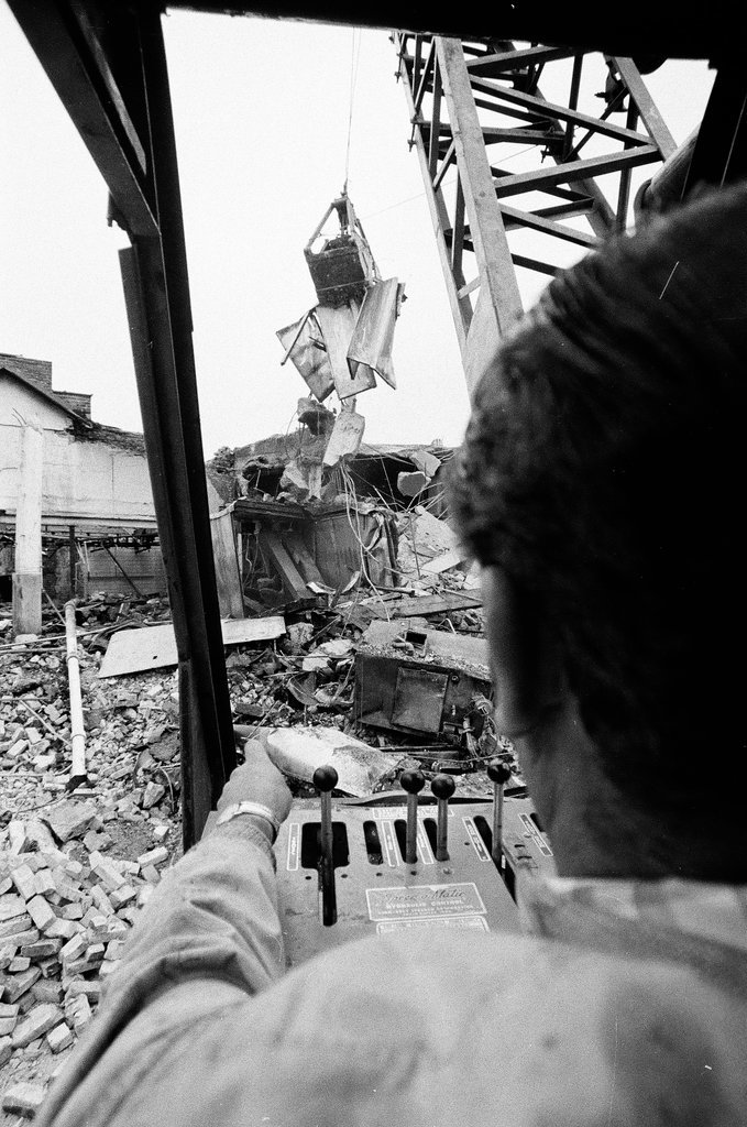 Demolition of Mickelberry Sausage Packing plant - Chicago Sun-Times