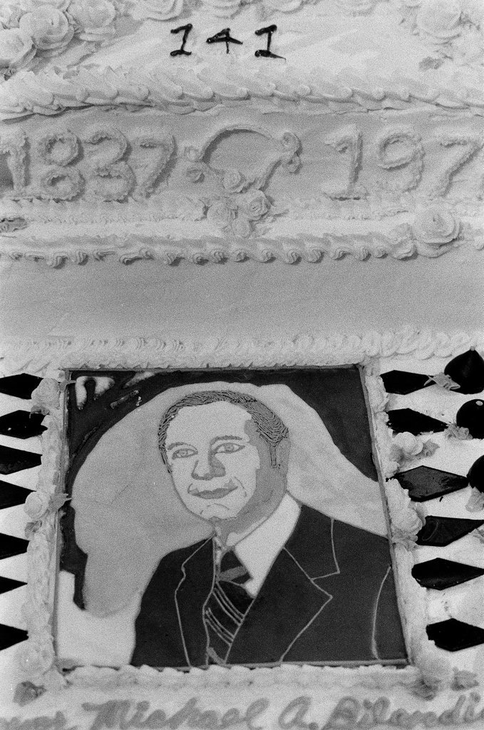 Mayor Bilandic celebrates Chicago's 141st birthday - Martha Hartnett for Chicago Sun-Times