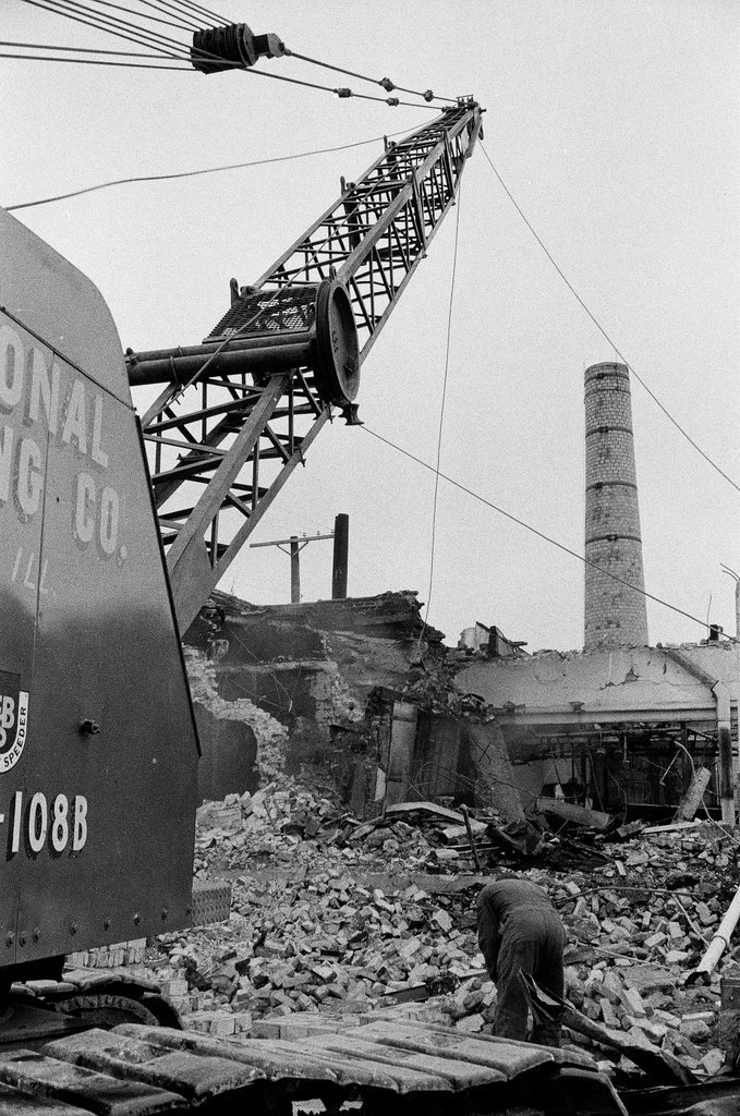 Demolition of Mickelberry Sausage Packing plant - Chicago Sun-Times