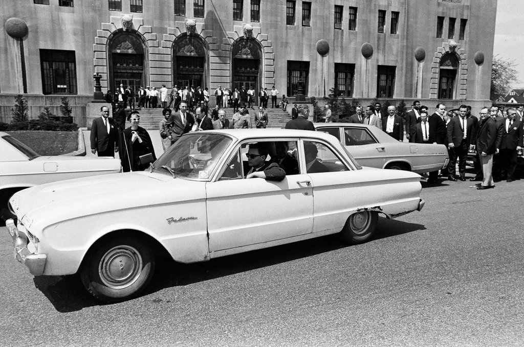 George Rockwell leaving Criminal Court Building - Bob Langer for Chicago Sun-Times