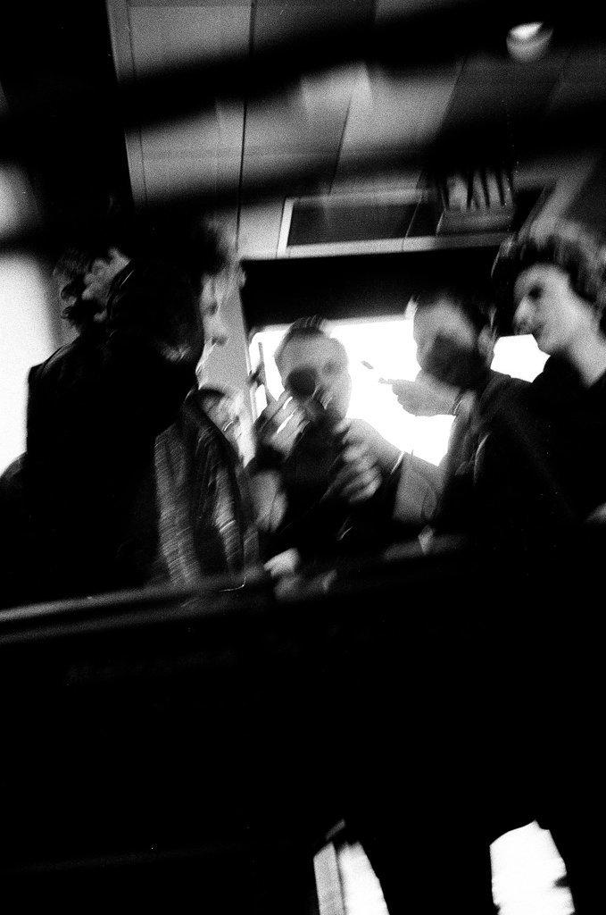 Abbie Hoffman arrives at O'Hare - Larry Graff for Chicago Sun-Times