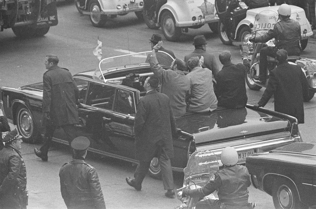 Parade in the Loop in honor of Apollo 15 astronauts - M. Leon Lopez for Chicago Sun-Times