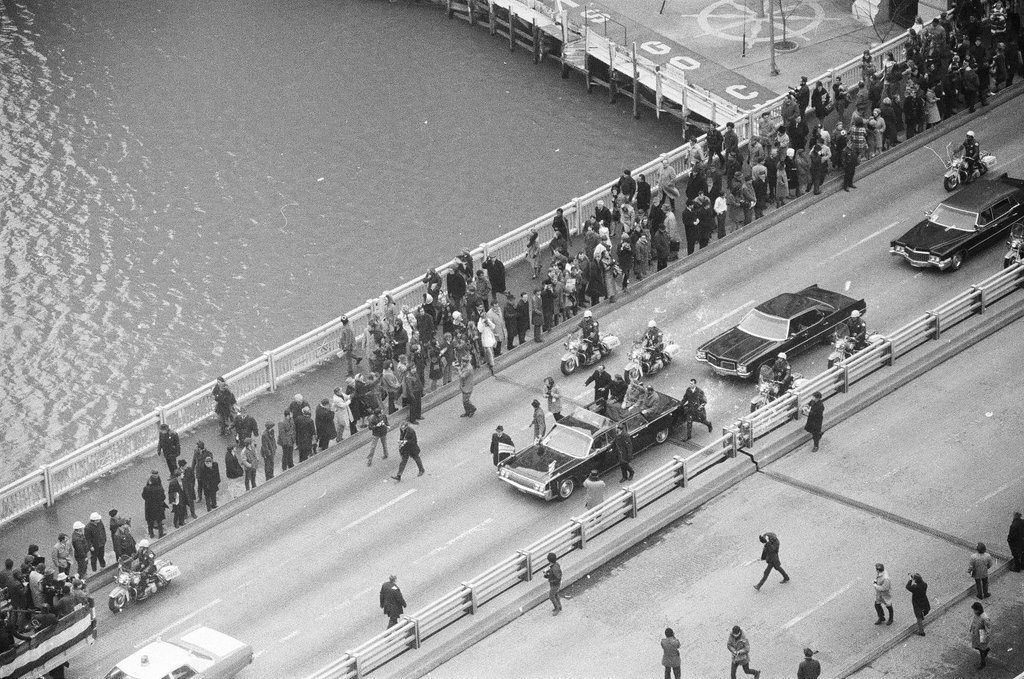 Aerial view of parade for Apollo 14 astronauts - Howard Lyon for Chicago Sun-Times