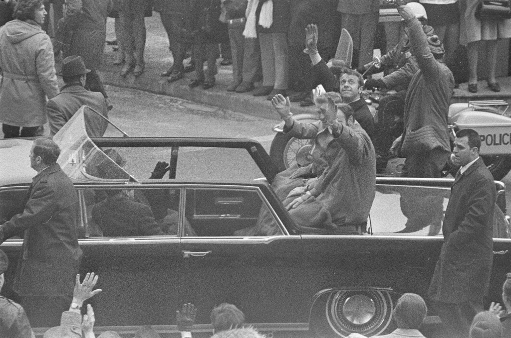 Parade in the Loop in honor of Apollo 15 astronauts - M. Leon Lopez for Chicago Sun-Times
