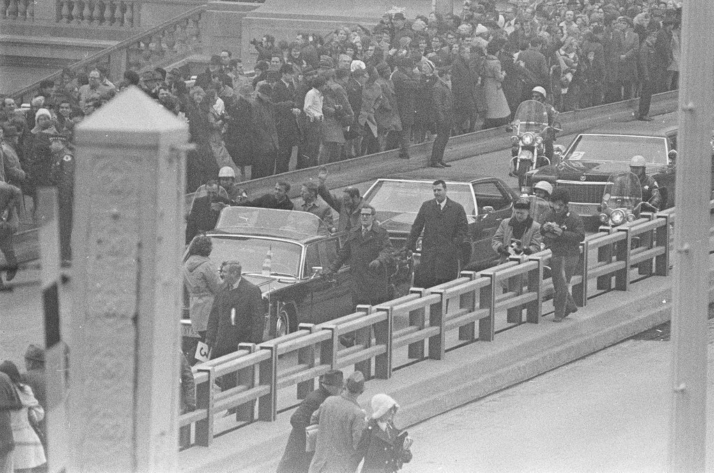 Parade in the Loop in honor of Apollo 15 astronauts - M. Leon Lopez for Chicago Sun-Times
